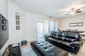 ทาวน์โฮม, 4 ห้องนอน | บริเวณนั่งเล่น