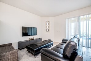Townhome, 4 Bedrooms | Living area