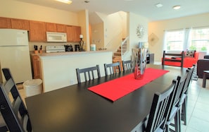 Maison en rangée, 4 chambres | Repas dans la chambre