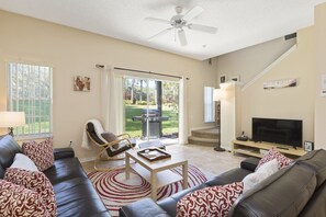 Townhome, 3 Bedrooms | Living area