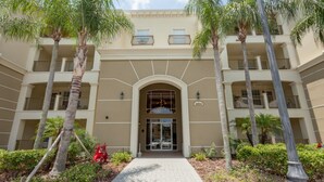 Condo, 3 Bedrooms | Property entrance