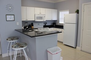 Townhome, 4 Bedrooms | Private kitchen