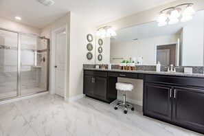 Villa, 5 Bedrooms | Bathroom - Storey Lake - 4740 Sleepy Hollow Drive (Kissimmee)
