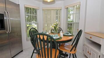 Villa, 4 Bedrooms | In-room dining