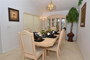Villa, 4 Bedrooms | In-room dining
