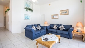 Villa, 4 habitaciones | Área de sala de estar