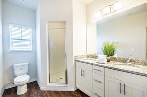 Stadtwohnung, 4 Schlafzimmer | Badezimmer