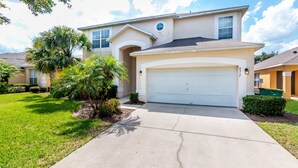 House, 6 Bedrooms | Front of property - Emerald Island Resort - 8517 Sunrise Key Drive (Kissimmee)