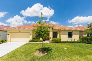House, 4 Bedrooms | Front of property