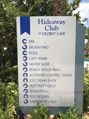 House, 6 Bedrooms | Front of property - Storey Lake - 4784 Kings Castle Circle (Kissimmee)