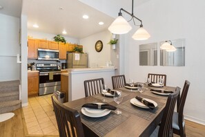 Pientalo, 3 makuuhuonetta | Ruokailu omassa huoneessa