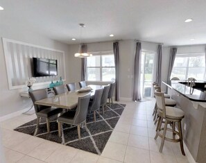 House, 6 Bedrooms | In-room dining