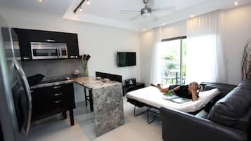 Signature Ultra Luxury 1BR W/Kitchen & Balconies | Private kitchen | Full-sized fridge, microwave, stovetop, dishwasher
