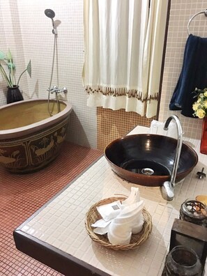 4-Bedroom Villa with Private Pool | Bathroom | Separate tub and shower, deep soaking tub, free toiletries, slippers