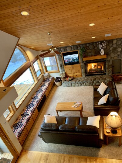 Whispering Timber our spacious 3 Bedroom, 3 Bath Family Home 