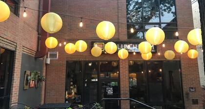 KT2 Downtown Ann Arbor/Kerrytown Love Nest