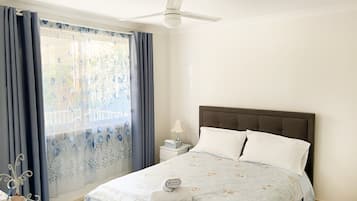 2 bedrooms, in-room safe, desk, iron/ironing board