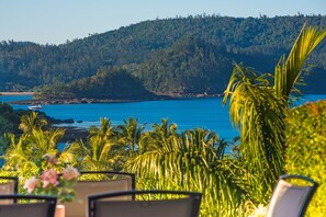 Outdoor dining - Poinciana 011 Hamilton Island - oceanviews, golf buggy and transfers (Hamilton Island)