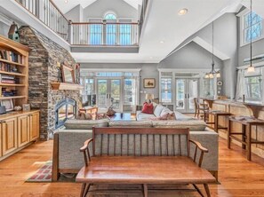 Televisie, tafelvoetbal en een tafeltennistafel