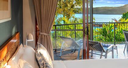 Heliconia 1 Hamilton Island - oceanviews, buggy and transfers