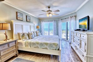 2 bedrooms, iron/ironing board, free WiFi, bed sheets - Land's End 304 building 10- Breathtaking Views of the Gulf! (Treasure Island)