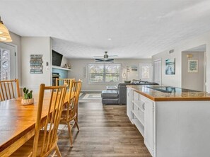 Interior - 3 Bedrooms, 2 Flex Rooms, 3 Bathrooms!  Covered Boat Slip & Hoist! Wifi!  Come Visit "Jolly Roger"! (Huddleston)