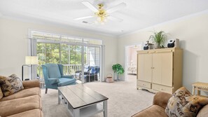 Fernseher, DVD-Player, Stereoanlage