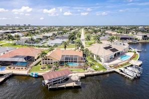 Exterior - Bonita Breeze - Breathtaking Waterfront Views (Cape Coral)