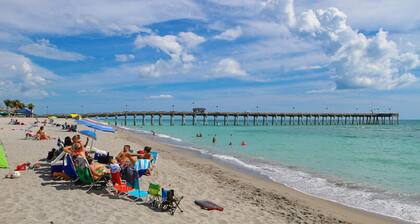 Circle Drive Venice Island Pool Home a Short Walk To Your Own Private Beach!