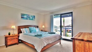 4 bedrooms, iron/ironing board, travel cot, free WiFi