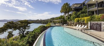Shorelines 23 Hamilton Island - oceanviews, golf buggy and transfers