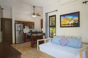 1 bedroom, desk, travel cot, free WiFi