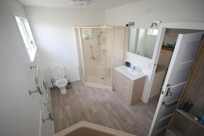 Leigh Family Bach - Your perfect spot for a family getaway in the heart of Leigh