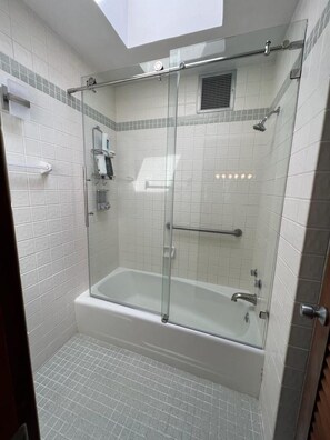 Combined shower/tub, hair dryer, bidet, towels - Spectacular Location, Luxurious Villa, at Dorado Beach Ritz-Carlton Reserve (Dorado)