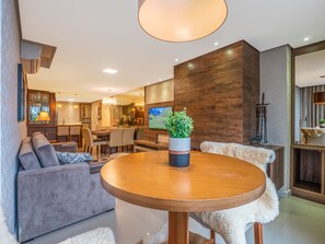 Dining - Comfort and Nature 1.2km from the Center of Gramado (Gramado)