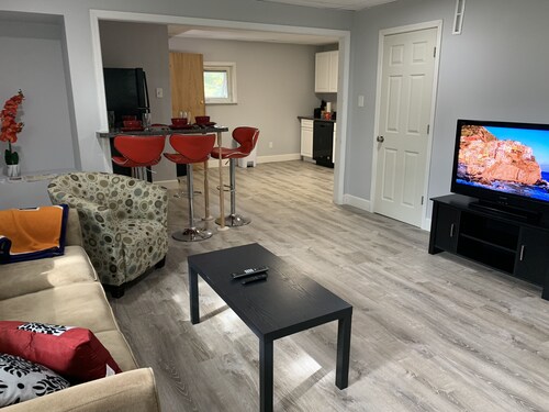 Entire Condo Minutes from Niagara Falls (USA)