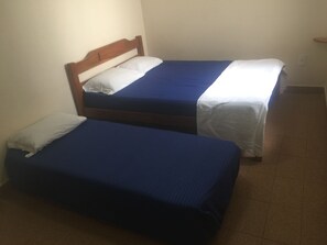 2 bedrooms, free WiFi, wheelchair access - HOUSE ON MONGAGUÁ BEACH.  (Mongaguá)