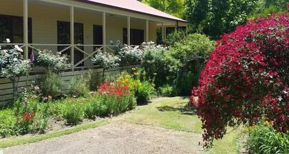 Buxton Gardens by the River
Country style home, river flowing thru the backyard