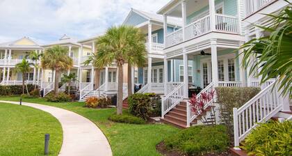 Islamorada home in Anglers Reef with Ocean Views, Dock, Com Pool & Private Beach