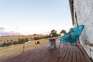 Terrace/patio - 1830's KippilawLuxurious Stonehouse (Parkesbourne)