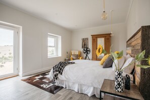 1 bedroom, iron/ironing board, WiFi, bed sheets - 1830's KippilawLuxurious Stonehouse (Parkesbourne)