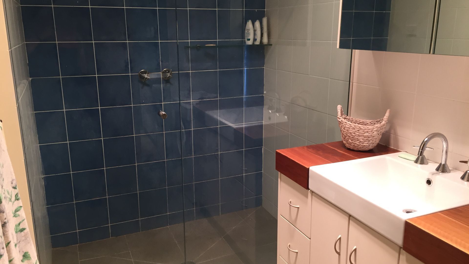 Hair dryer, towels