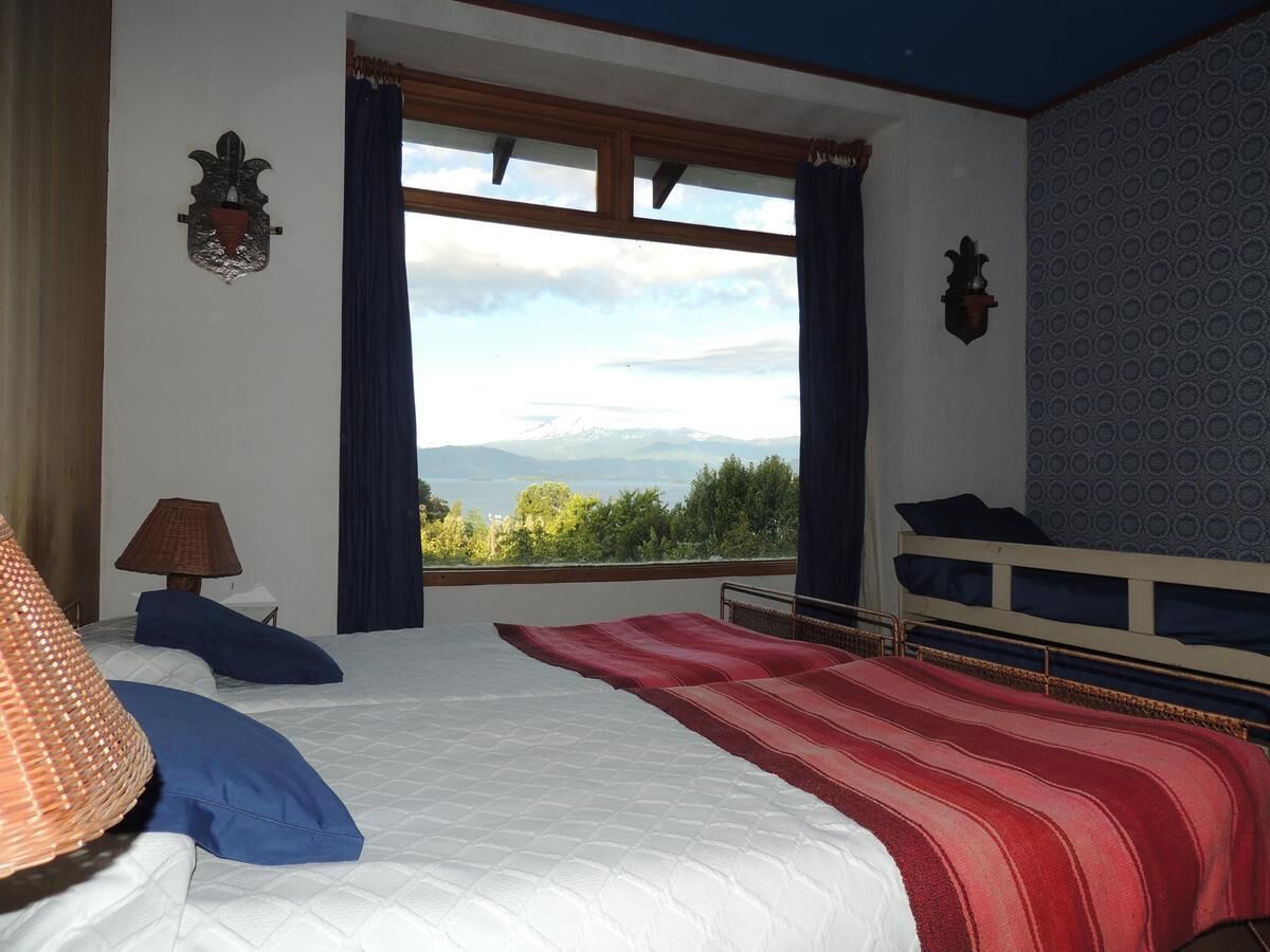 6 bedrooms, iron/ironing board, bed sheets, wheelchair access