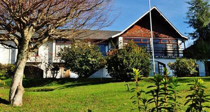 House / Lodge (Concierge Service Available) Northern Patagonia