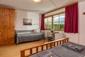 3 bedrooms, in-room safe, iron/ironing board, travel cot