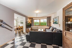 Smart-TV, Videospiele, DVD-Player, Bücher