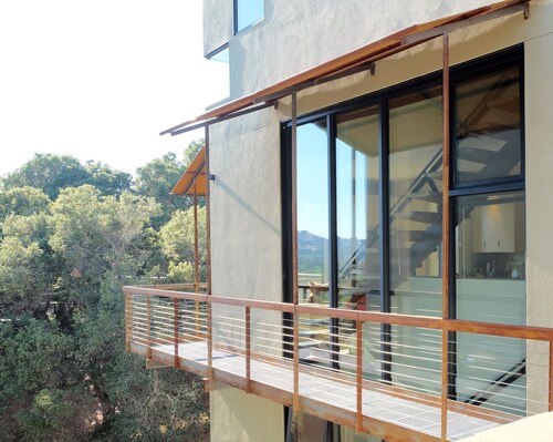 Modern Sonoma Home! Beautiful Views, Hot Tub. Relax on The Patio, Wine Country!