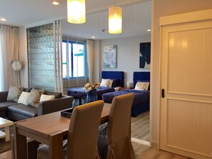 TV - The Crest Santora Hua Hin, 2 Bedrooms with Fully Furnished By Pakky (Tambon Hua Hin)