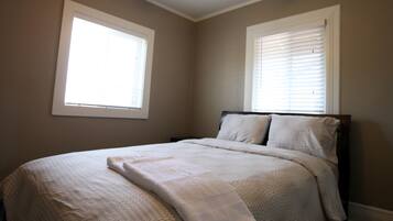 3 bedrooms, iron/ironing board, WiFi, bed sheets