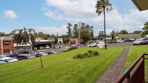 Property grounds - Miami Kiama - positioned in the centre of the Kiama township (Kiama)
